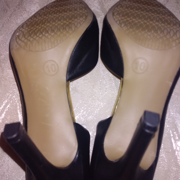 Like new heels/pumps - Picture 3 of 4